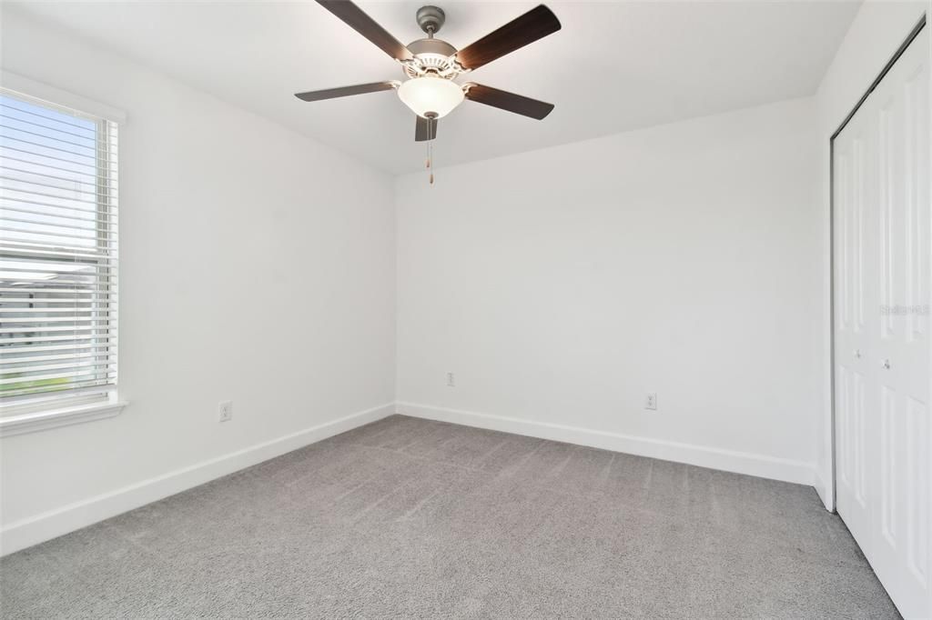 Activo con contrato: $2,800 (5 camas, 2 baños, 2415 Pies cuadrados)