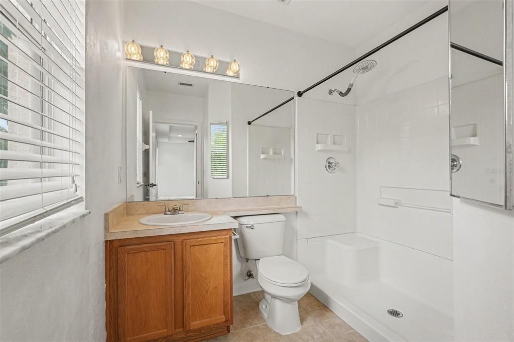 For Rent: $2,650 (4 beds, 2 baths, 1484 Square Feet)