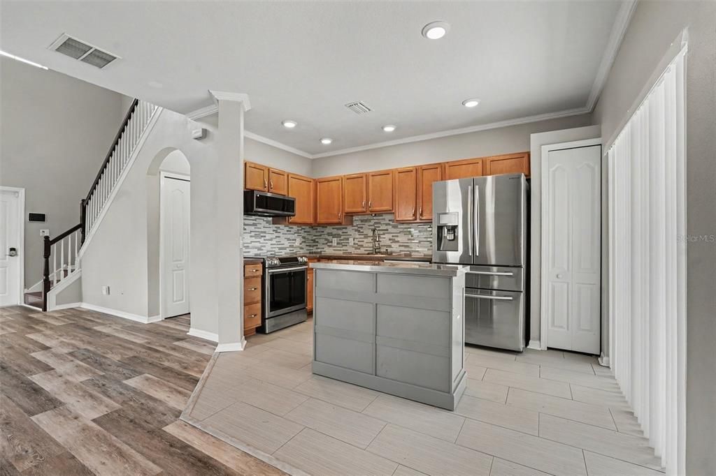For Rent: $2,650 (4 beds, 2 baths, 1484 Square Feet)