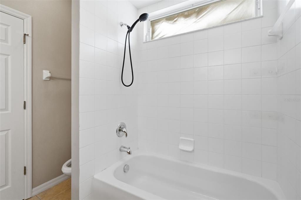 En Venta: $389,900 (3 camas, 2 baños, 2341 Pies cuadrados)