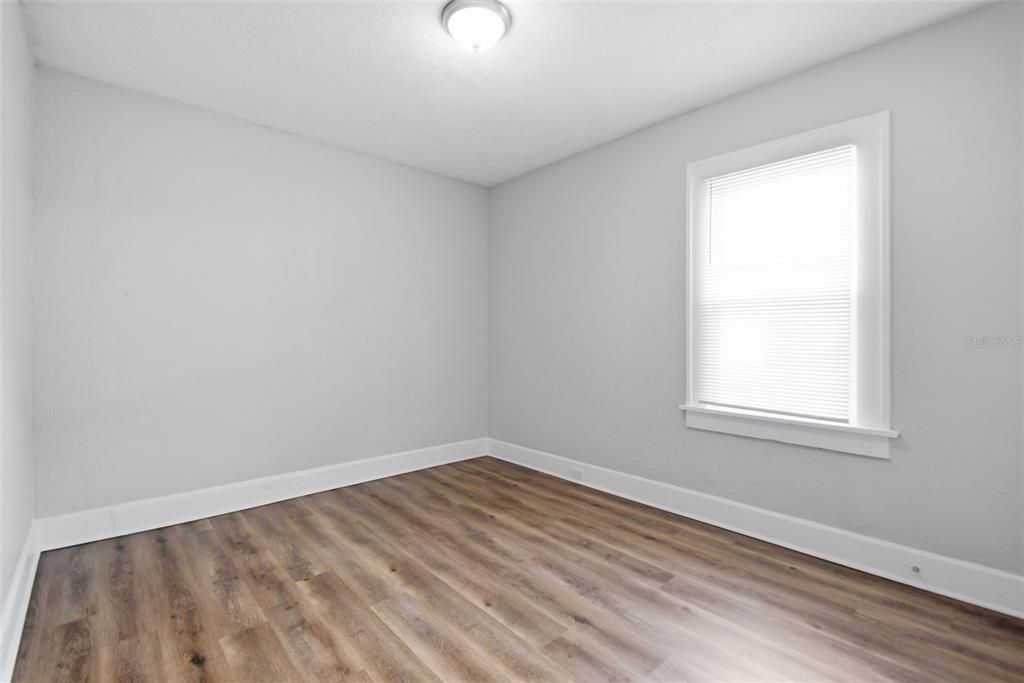 For Sale: $265,000 (3 beds, 1 baths, 1106 Square Feet)