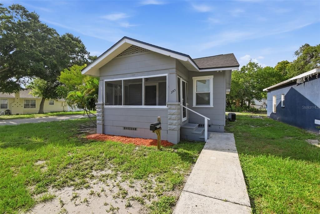 For Sale: $265,000 (3 beds, 1 baths, 1106 Square Feet)