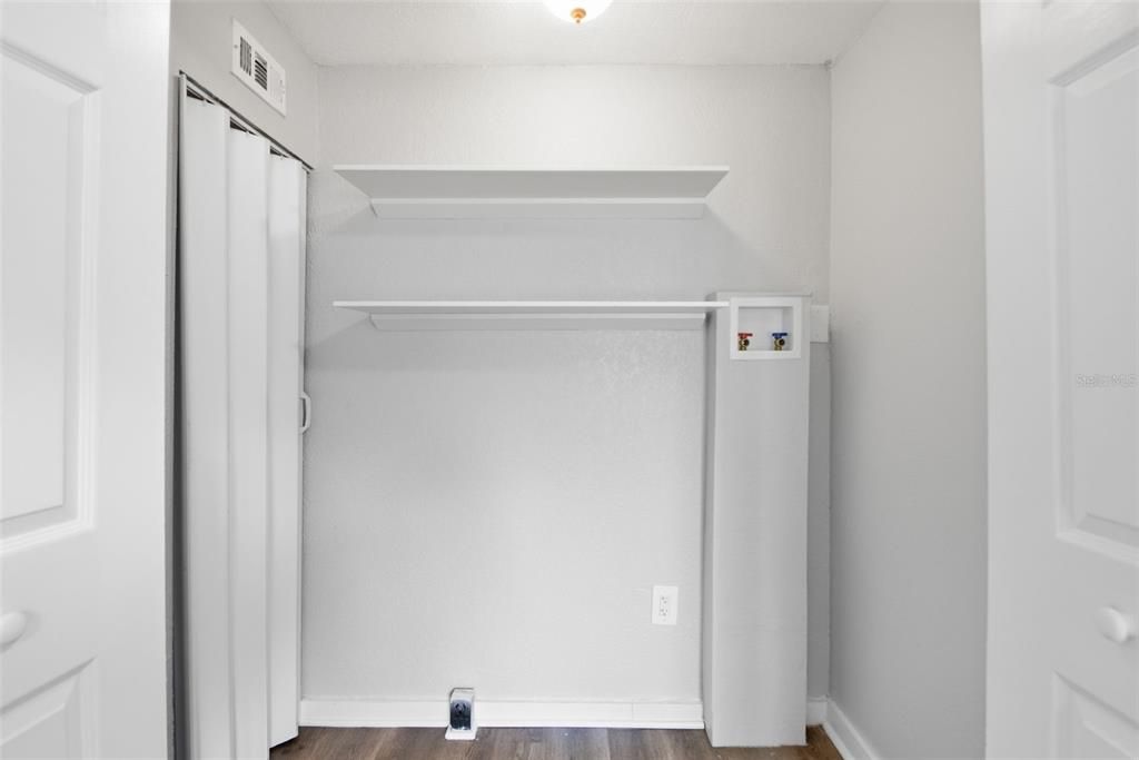 For Sale: $265,000 (3 beds, 1 baths, 1106 Square Feet)