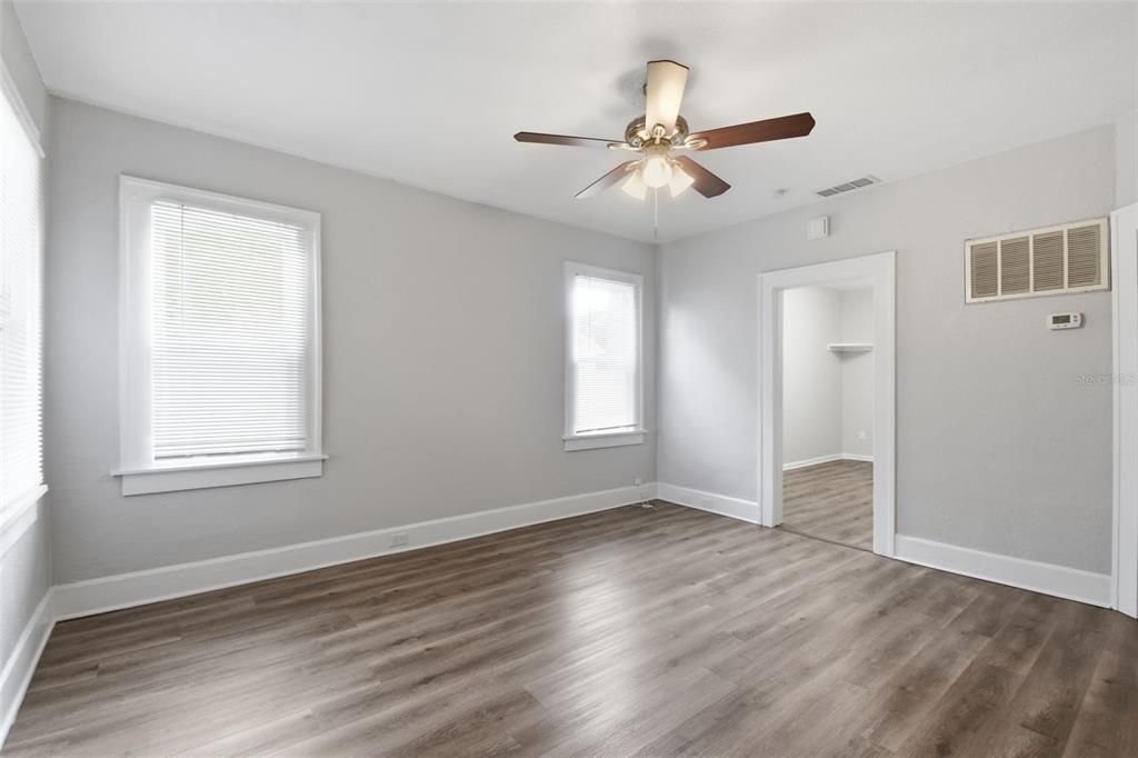 For Sale: $265,000 (3 beds, 1 baths, 1106 Square Feet)