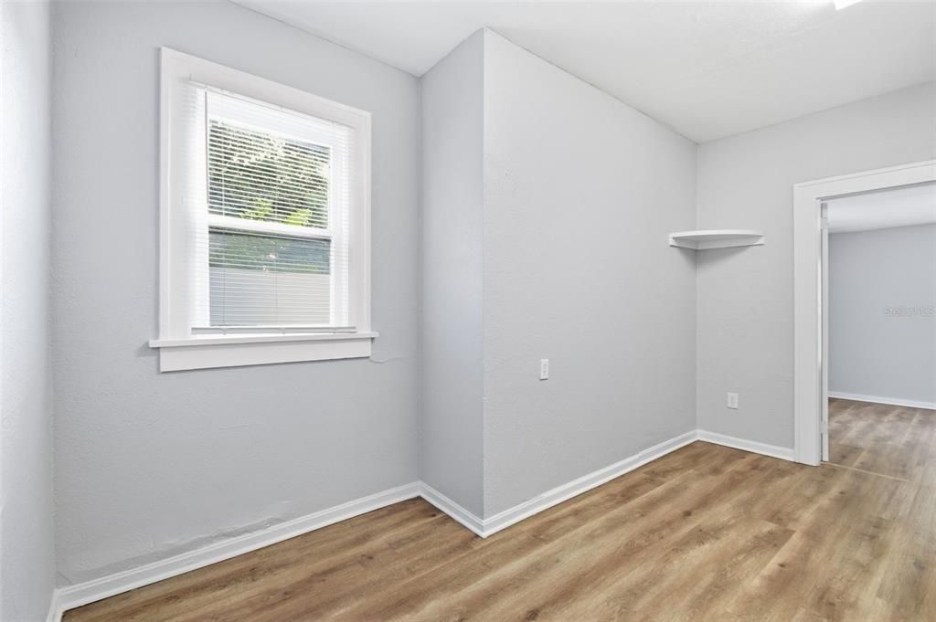 For Sale: $265,000 (3 beds, 1 baths, 1106 Square Feet)
