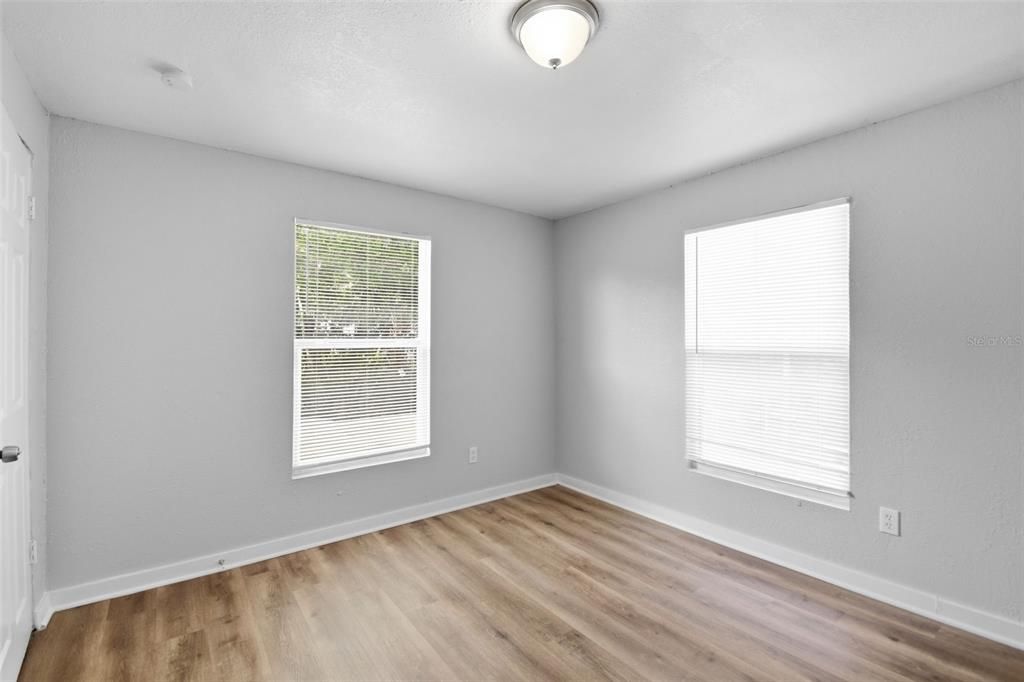 For Sale: $265,000 (3 beds, 1 baths, 1106 Square Feet)