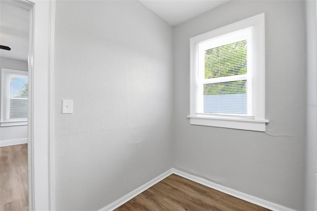 For Sale: $265,000 (3 beds, 1 baths, 1106 Square Feet)