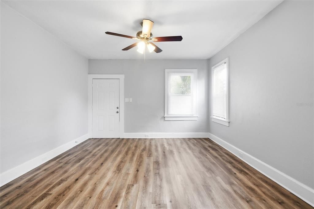 For Sale: $265,000 (3 beds, 1 baths, 1106 Square Feet)