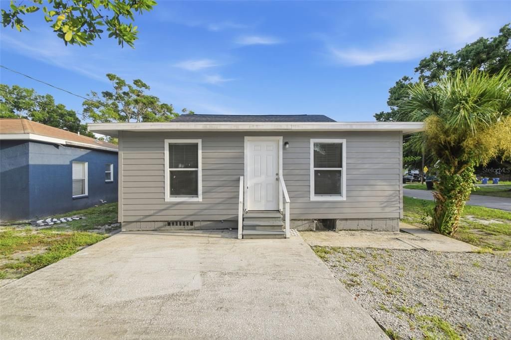 For Sale: $265,000 (3 beds, 1 baths, 1106 Square Feet)