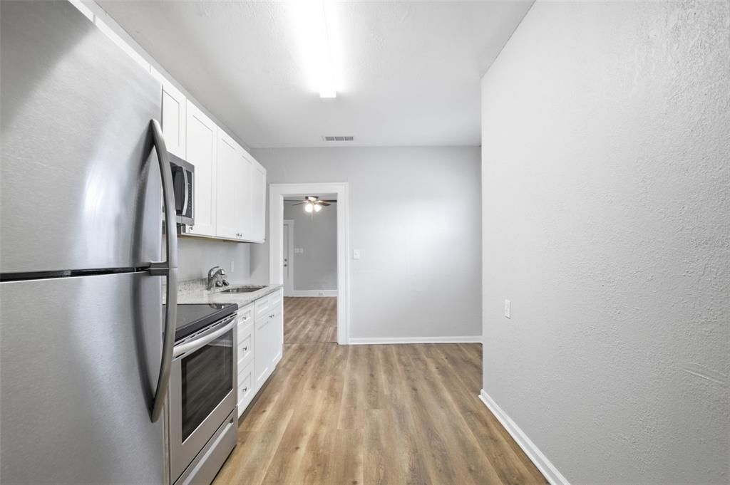 For Sale: $265,000 (3 beds, 1 baths, 1106 Square Feet)