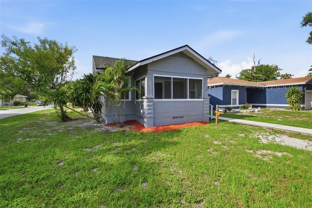 For Sale: $265,000 (3 beds, 1 baths, 1106 Square Feet)