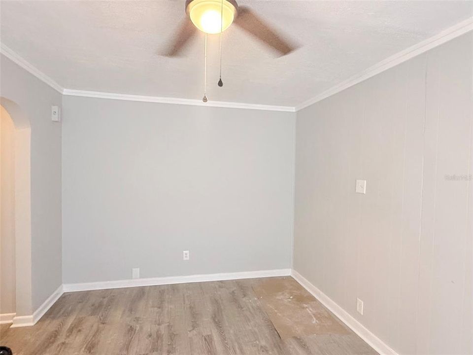 Active With Contract: $1,375 (1 beds, 1 baths, 558 Square Feet)