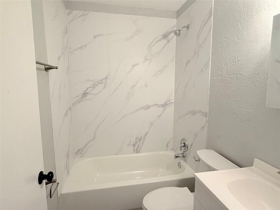 Active With Contract: $1,375 (1 beds, 1 baths, 558 Square Feet)