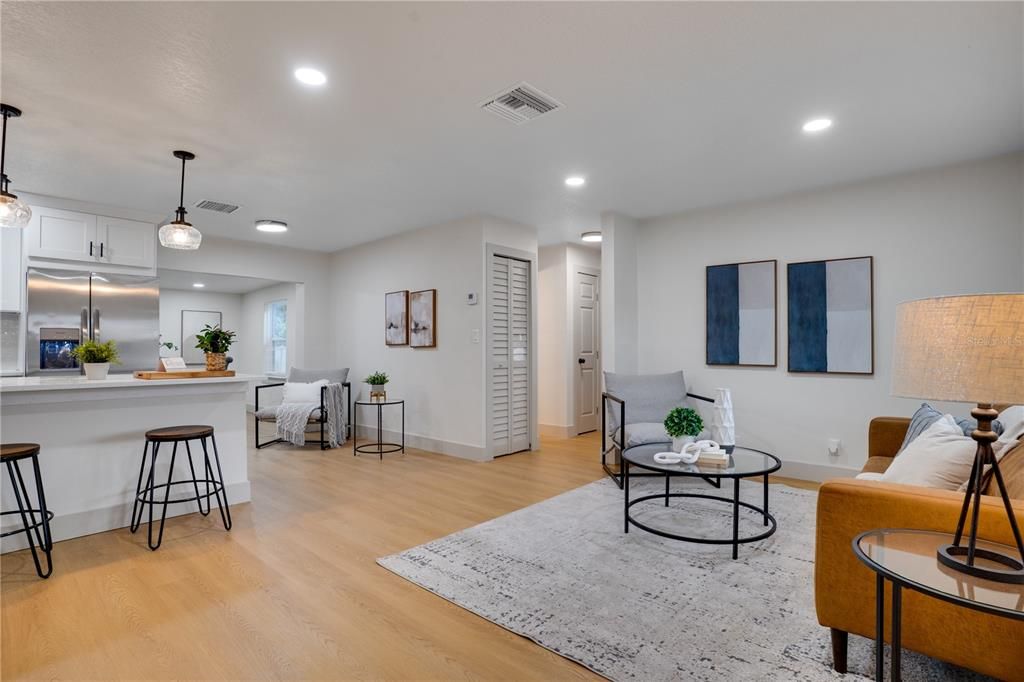 Activo con contrato: $359,000 (2 camas, 1 baños, 1145 Pies cuadrados)