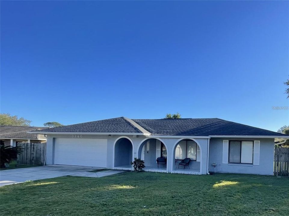 En Venta: $475,000 (4 camas, 2 baños, 1950 Pies cuadrados)