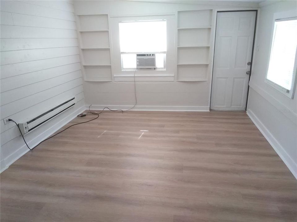 For Rent: $995 (0 beds, 1 baths, 432 Square Feet)