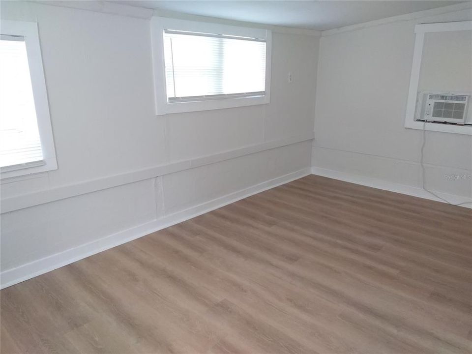 For Rent: $995 (0 beds, 1 baths, 432 Square Feet)