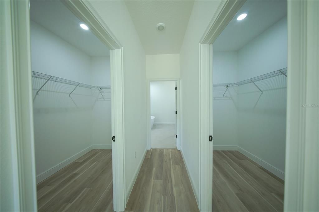 В аренду: $1,900 (4 спален, 3 ванн, 1865 Квадратных фут)