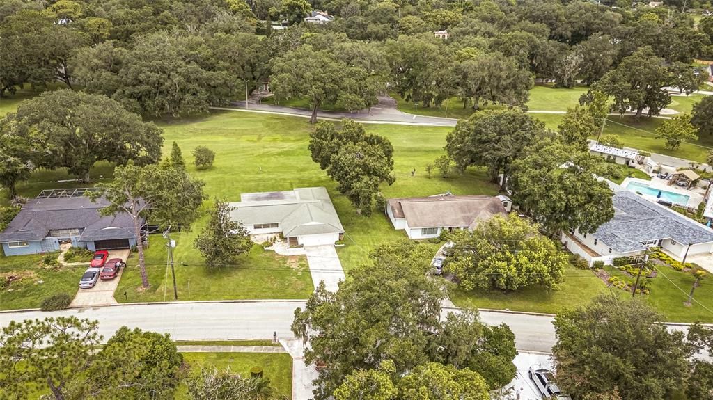 На продажу: $425,000 (0.29 acres)