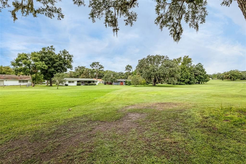 На продажу: $425,000 (0.29 acres)