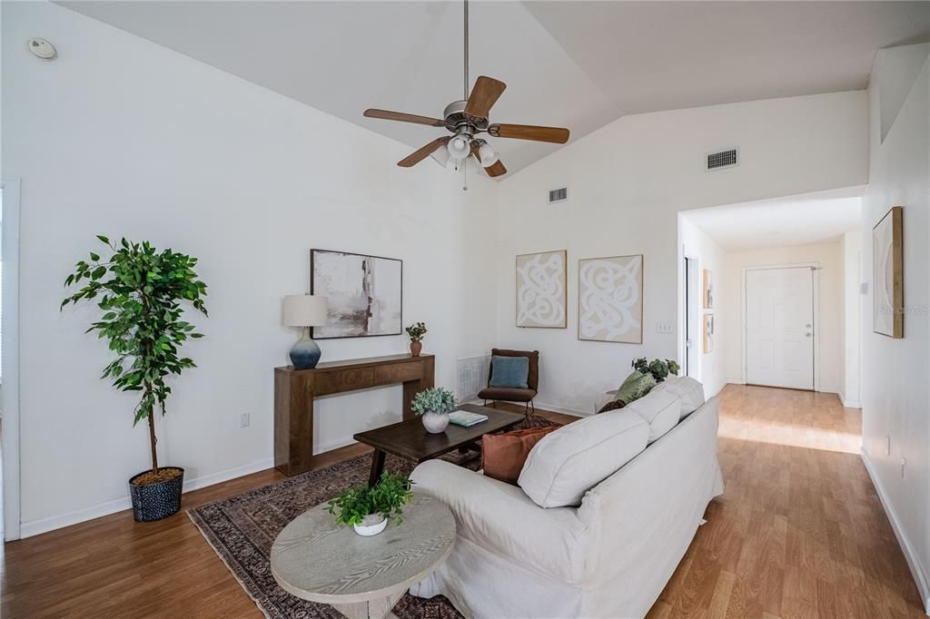 En Venta: $297,000 (3 camas, 2 baños, 1438 Pies cuadrados)
