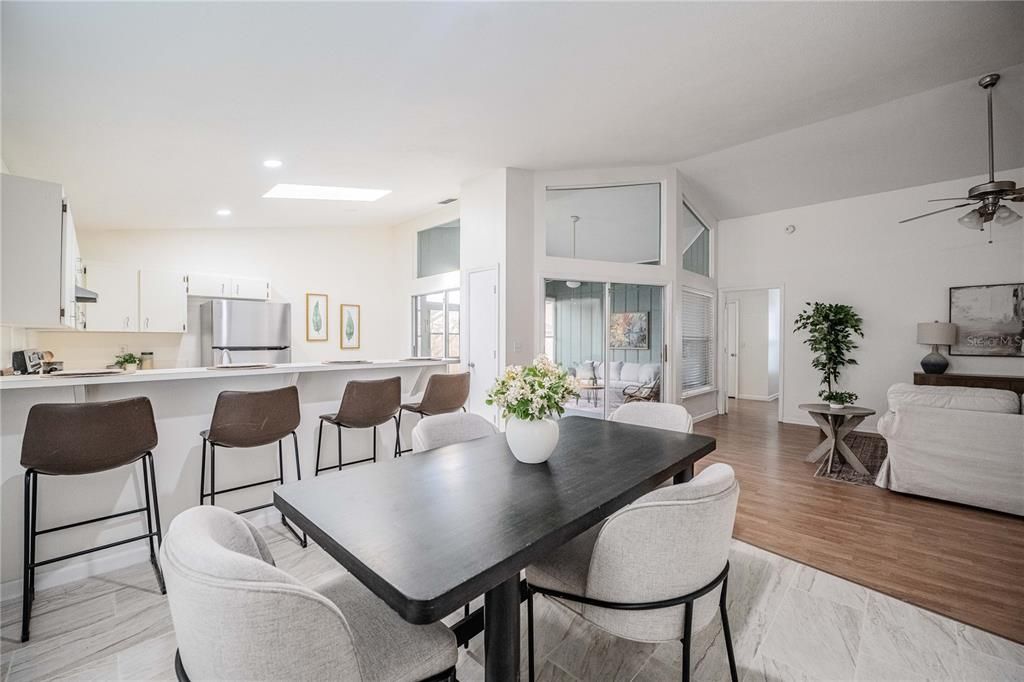En Venta: $297,000 (3 camas, 2 baños, 1438 Pies cuadrados)