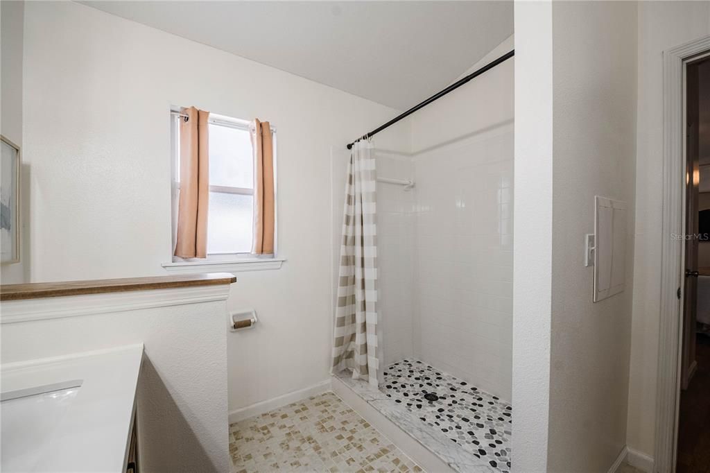 En Venta: $297,000 (3 camas, 2 baños, 1438 Pies cuadrados)
