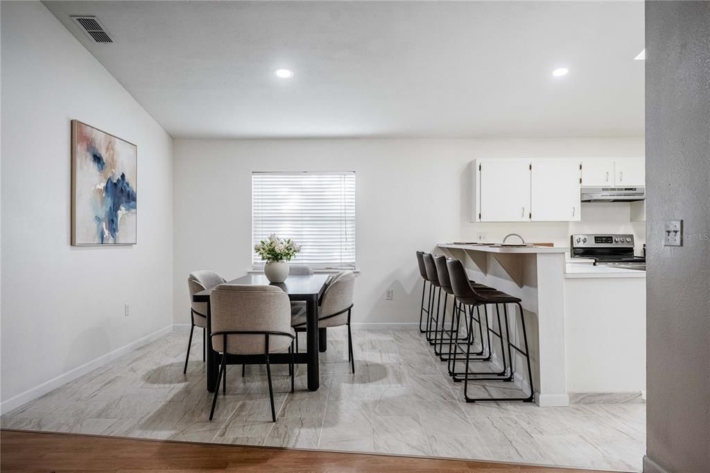 En Venta: $297,000 (3 camas, 2 baños, 1438 Pies cuadrados)