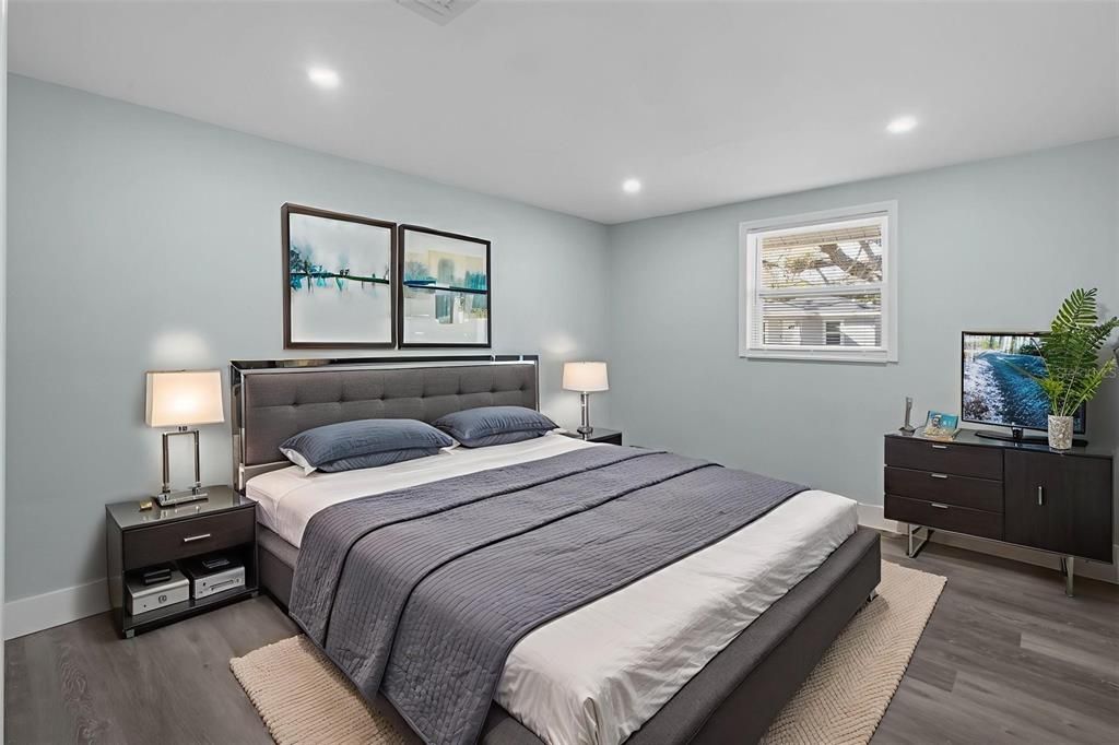 For Rent: $2,250 (3 beds, 1 baths, 1344 Square Feet)