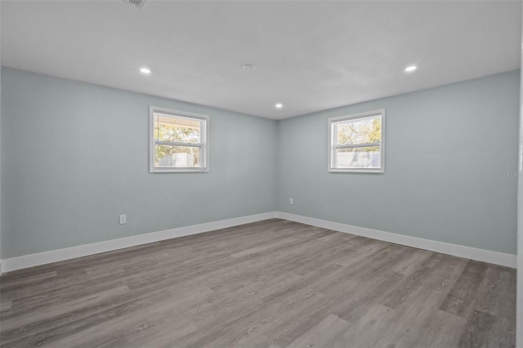 For Rent: $2,250 (3 beds, 1 baths, 1344 Square Feet)