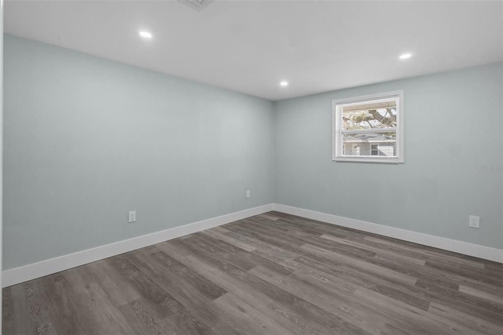 For Rent: $2,250 (3 beds, 1 baths, 1344 Square Feet)