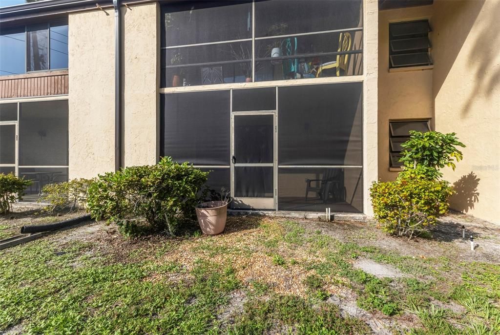 For Sale: $87,000 (1 beds, 1 baths, 647 Square Feet)