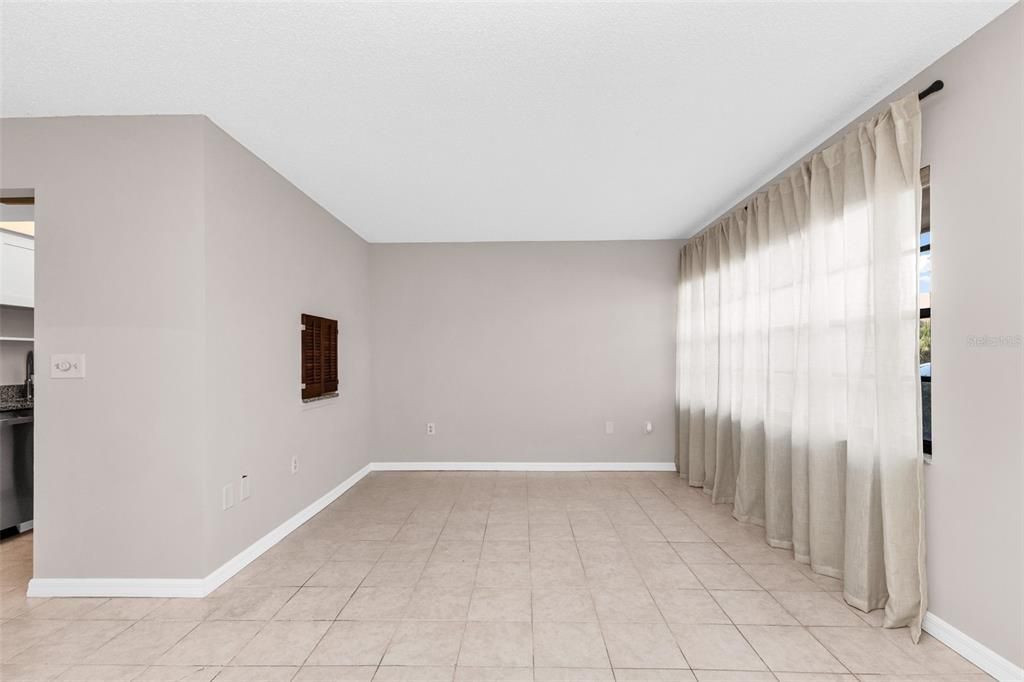 For Sale: $87,000 (1 beds, 1 baths, 647 Square Feet)