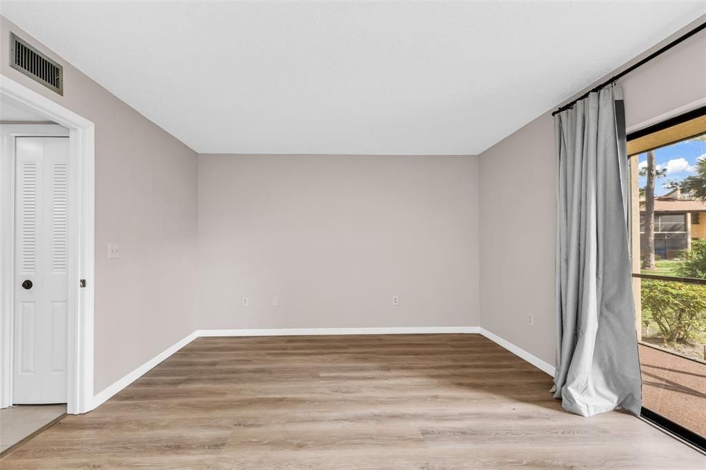 For Sale: $87,000 (1 beds, 1 baths, 647 Square Feet)