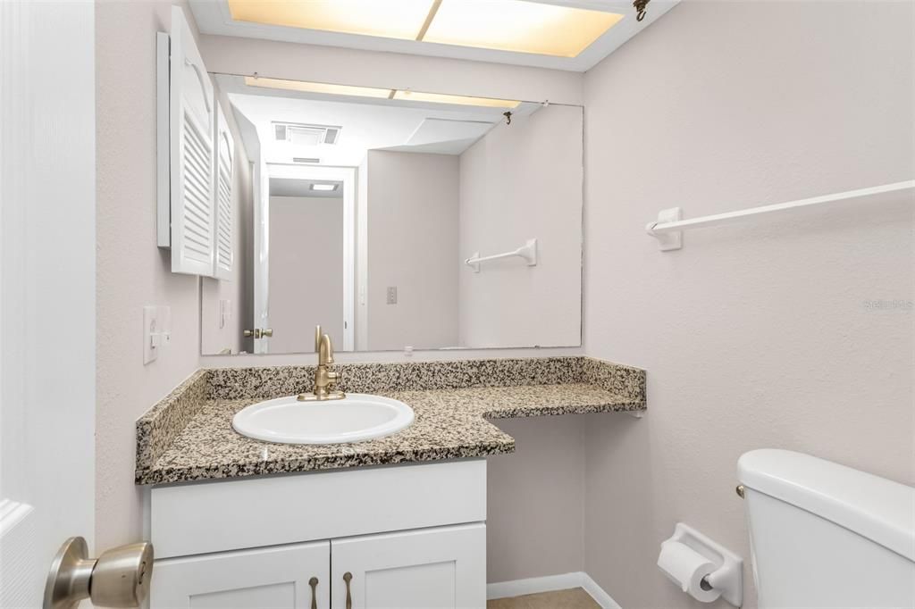 For Sale: $87,000 (1 beds, 1 baths, 647 Square Feet)
