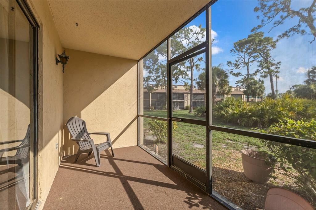 For Sale: $87,000 (1 beds, 1 baths, 647 Square Feet)