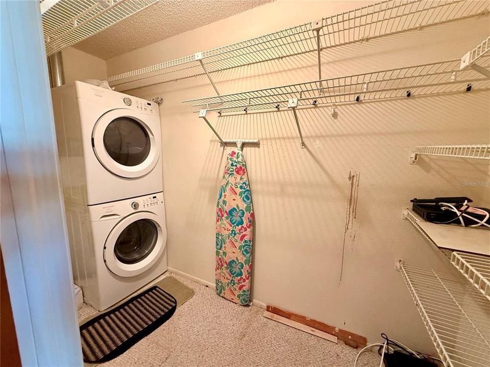 For Sale: $79,900 (2 beds, 1 baths, 825 Square Feet)