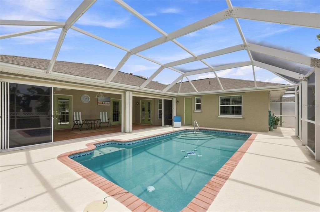 For Sale: $450,000 (3 beds, 2 baths, 2087 Square Feet)
