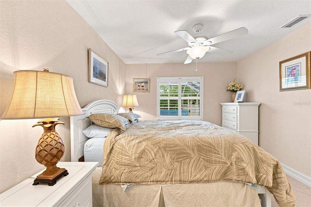 For Sale: $450,000 (3 beds, 2 baths, 2087 Square Feet)