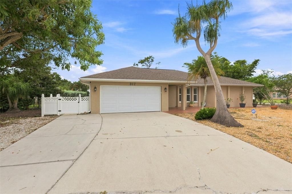 For Sale: $450,000 (3 beds, 2 baths, 2087 Square Feet)