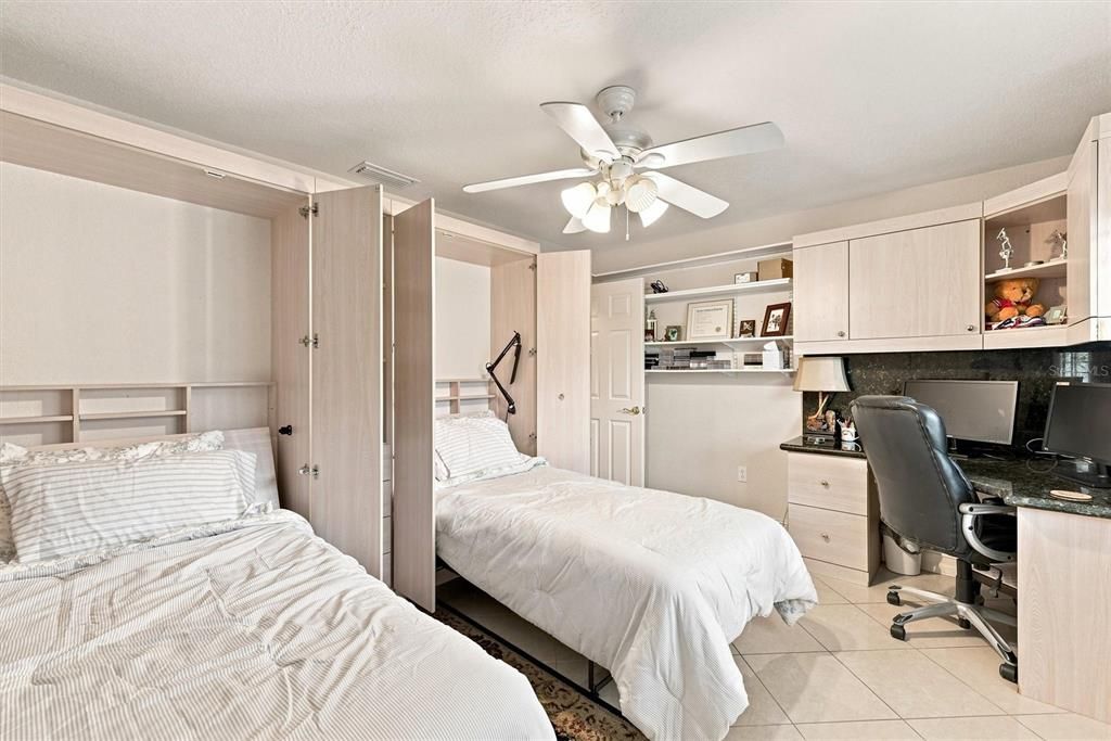 For Sale: $450,000 (3 beds, 2 baths, 2087 Square Feet)