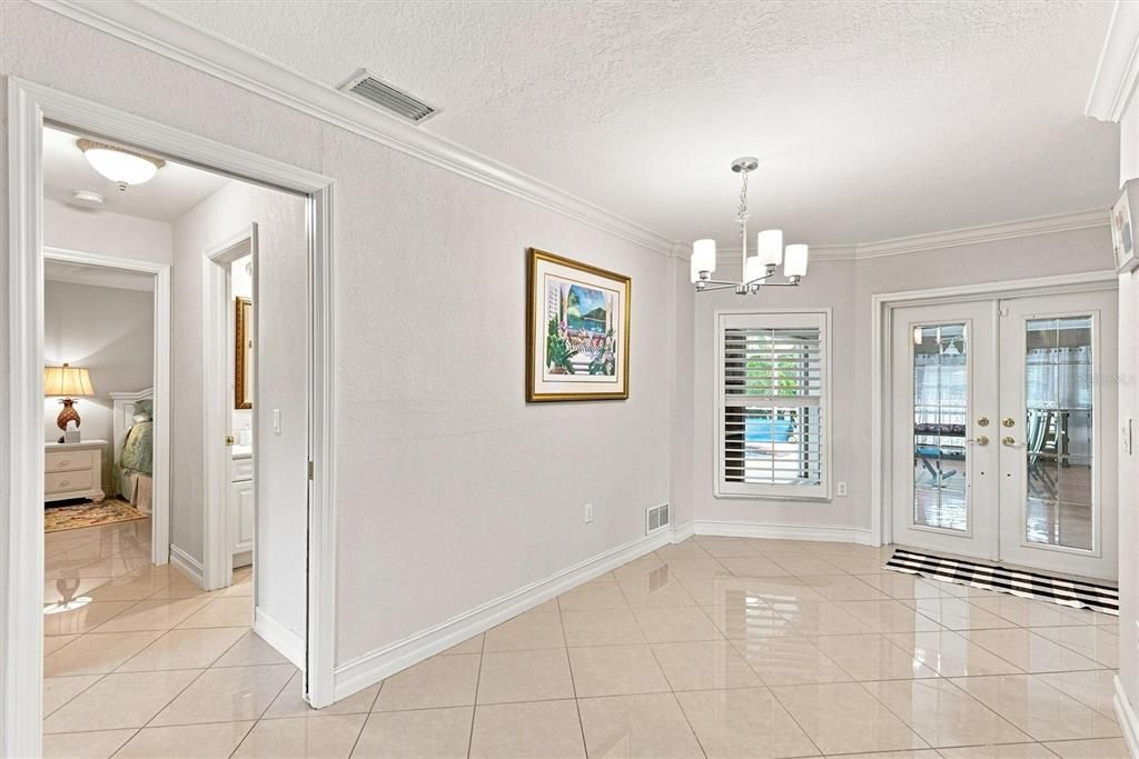For Sale: $450,000 (3 beds, 2 baths, 2087 Square Feet)