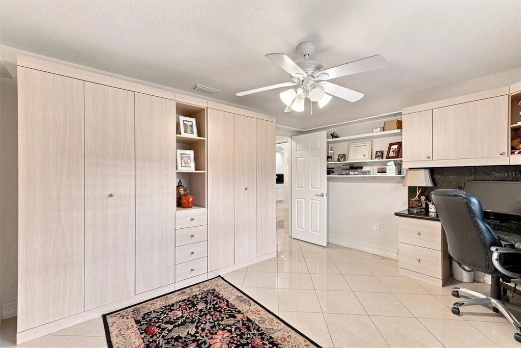 For Sale: $450,000 (3 beds, 2 baths, 2087 Square Feet)