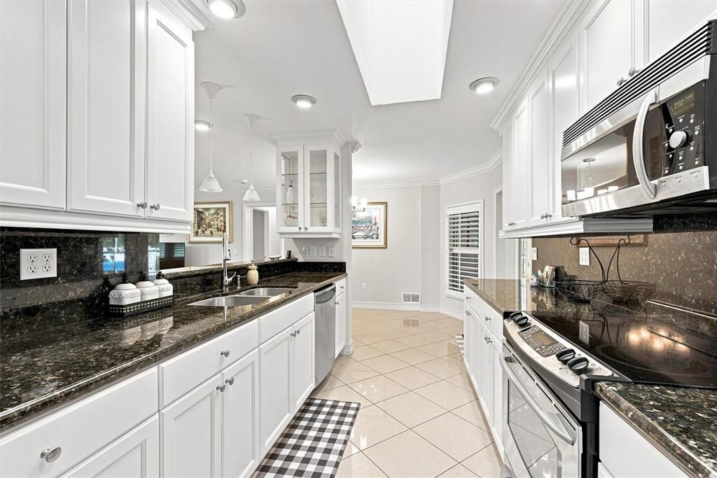 For Sale: $450,000 (3 beds, 2 baths, 2087 Square Feet)
