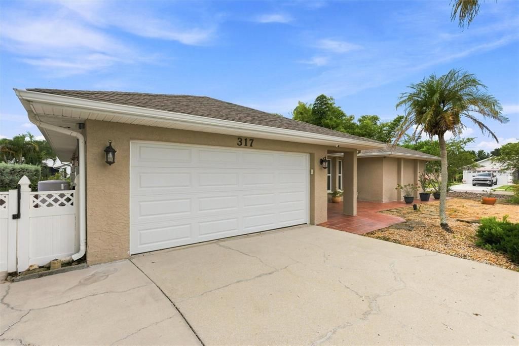 For Sale: $450,000 (3 beds, 2 baths, 2087 Square Feet)