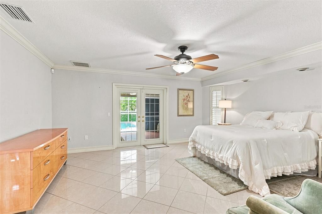 For Sale: $450,000 (3 beds, 2 baths, 2087 Square Feet)