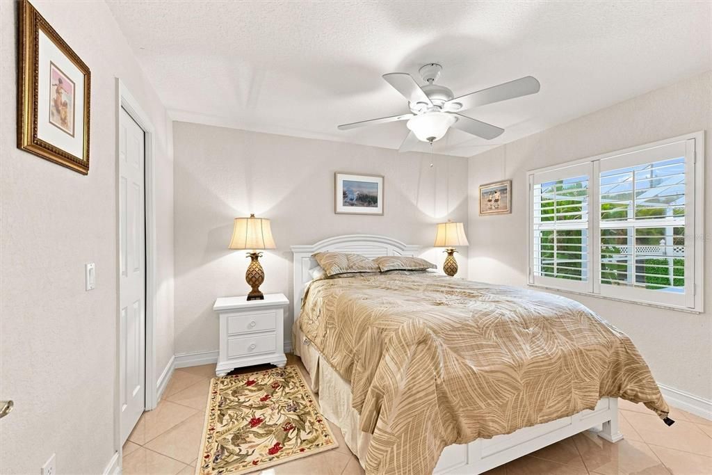 For Sale: $450,000 (3 beds, 2 baths, 2087 Square Feet)