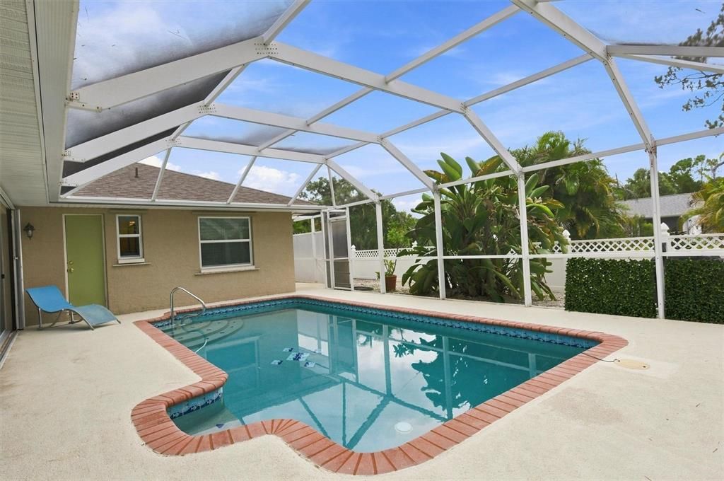 For Sale: $450,000 (3 beds, 2 baths, 2087 Square Feet)