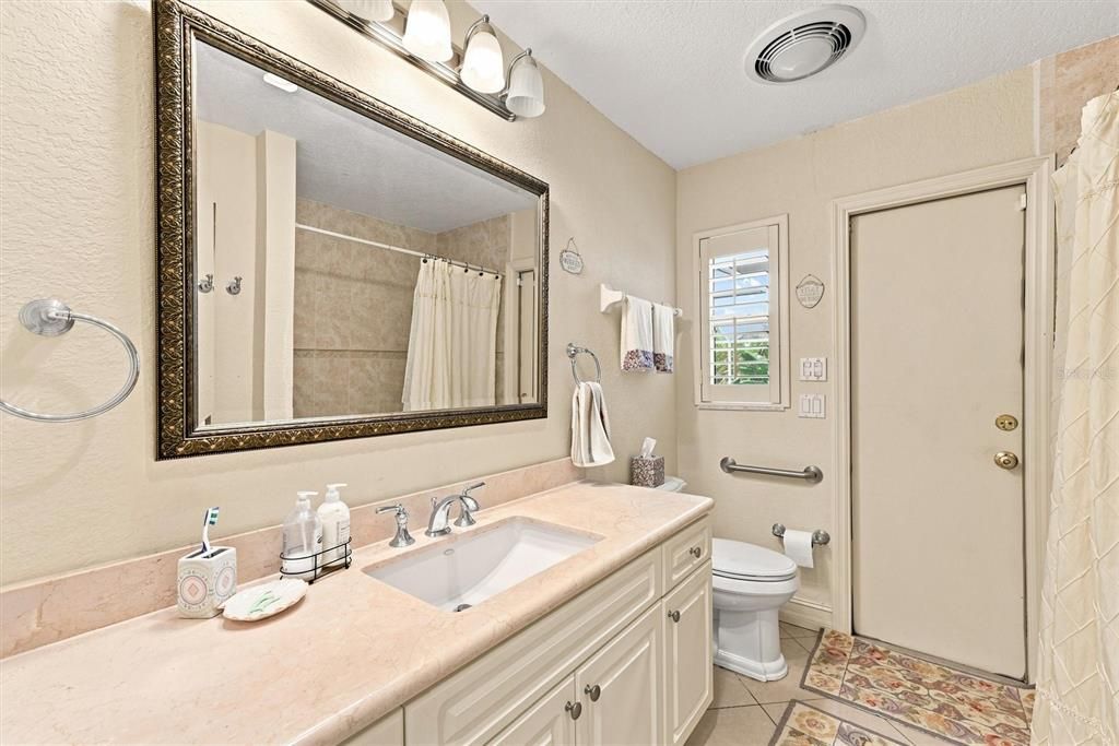 For Sale: $450,000 (3 beds, 2 baths, 2087 Square Feet)