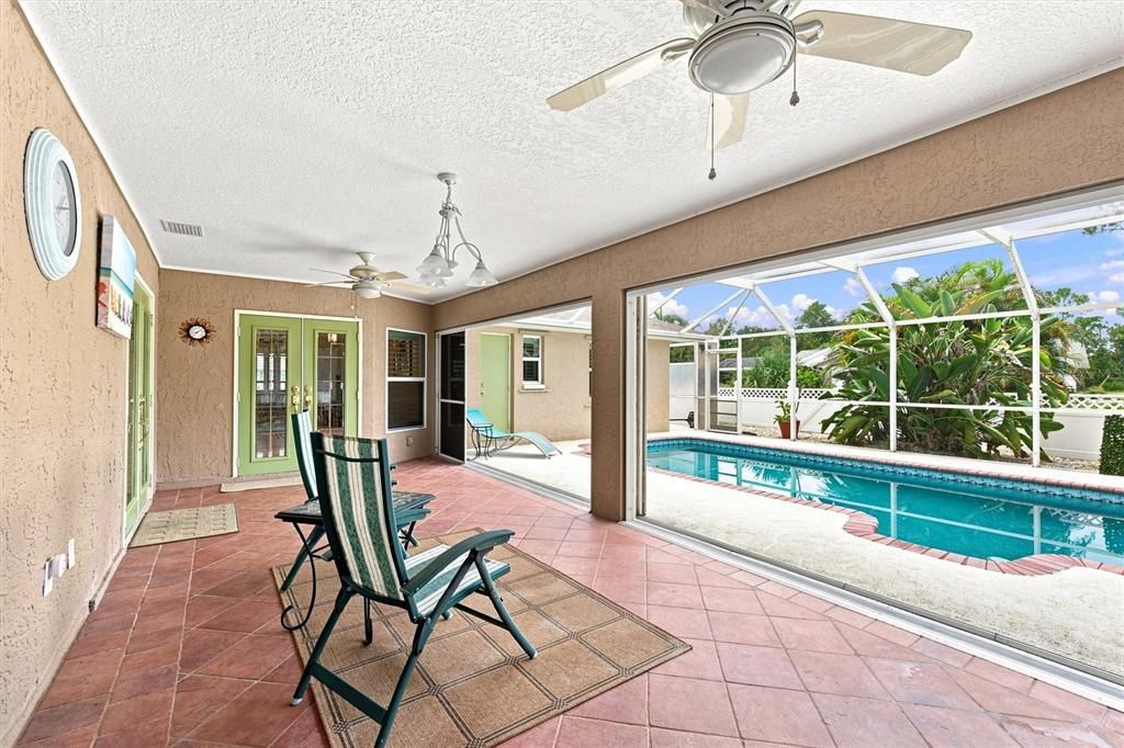 For Sale: $450,000 (3 beds, 2 baths, 2087 Square Feet)